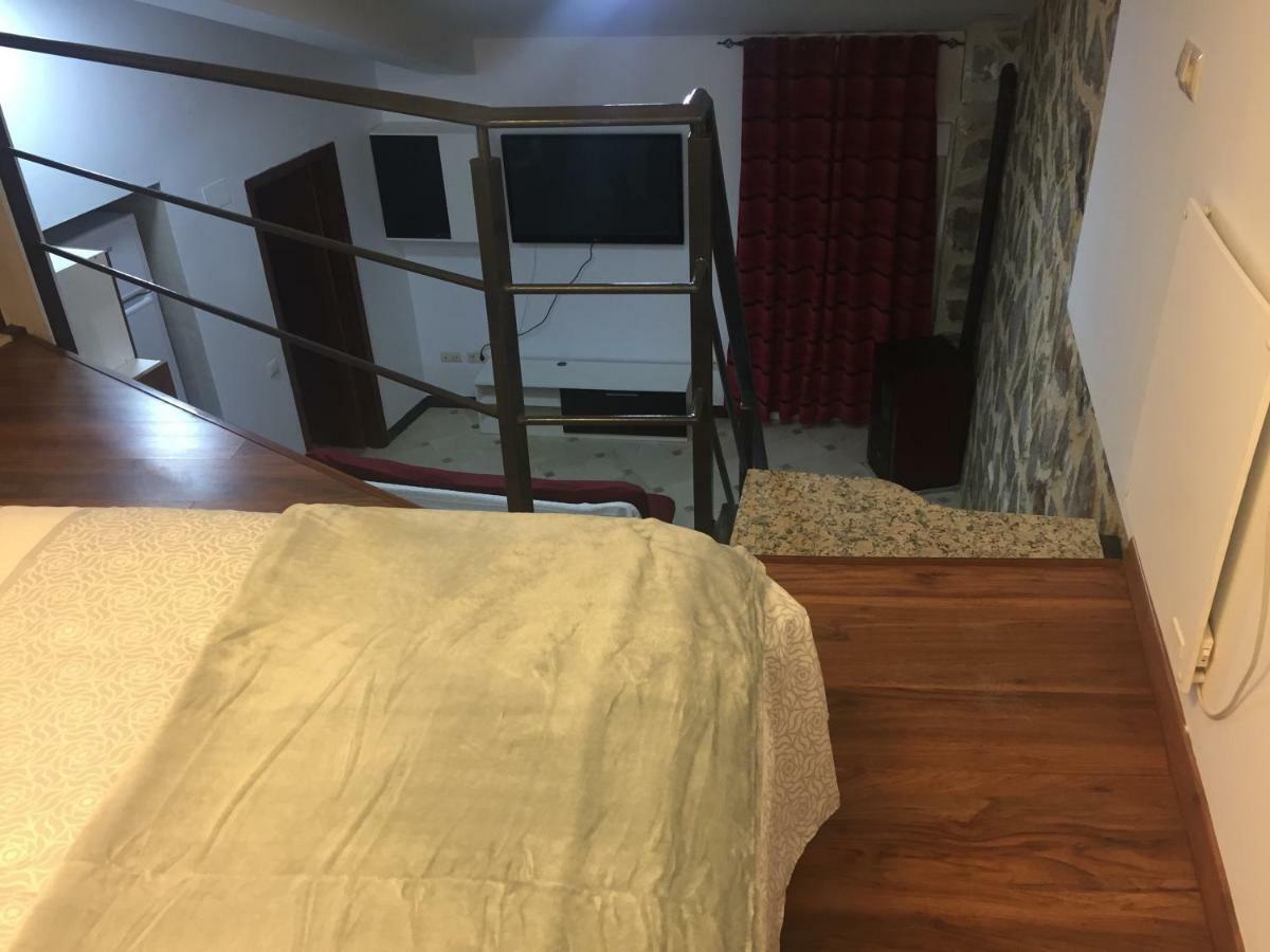 Apartamento Arco Del Cristo Caces Eksteriør billede